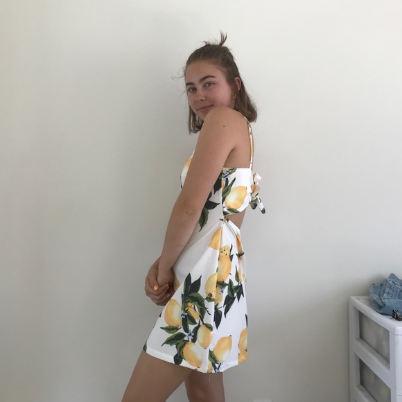 Zaful Dresses & Skirts - Lemon print mini dress